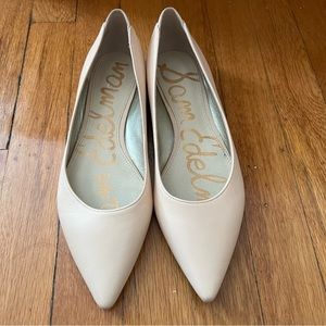 Sam Edelman pointed toe flats cream color leather. Excellent condition